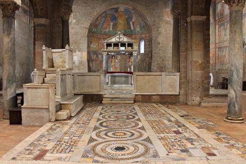 Transept, ciborium and frescoes